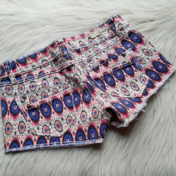 1st💋Kiss Mid-Rise Denim Ikat Print Shorts - Picture 6 of 8